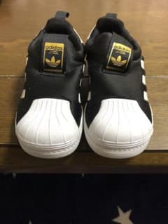 adidas アディダス スニーカーのサムネイル