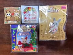 シルバニア　グレーうさぎの赤ちゃん　クリスマスの帽子とケープのサムネイル