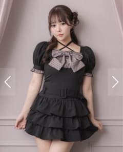 pium ヨークリボンティアードフリルミニワンピース ブラック - メルカリ