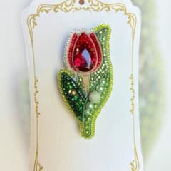 [604] チューリップ ビーズ刺繍ブローチ ハンドメイドのサムネイル