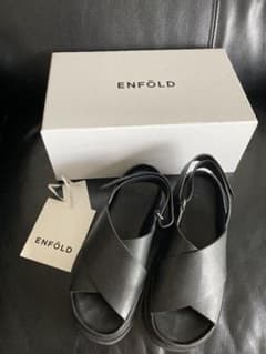 ENFOLD ブラック サンダル 37　クロスストラップサンダル ENFOLD ブラック サンダル 37 クロスストラップサンダル - メルカリ