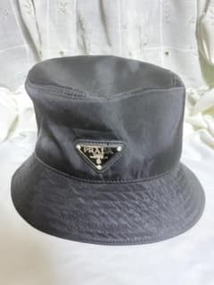 ❤️大特価　PRADA ノベルティーバケットハット ❤️ PRADA ブラック バケットハット ノベルティ - メルカリ