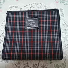 BURBERRY 折り財布  紺チェック柄のサムネイル