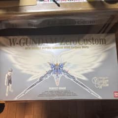 ど*や様 W-GUNDAM ZeroCustom PERFECT GRADEのサムネイル