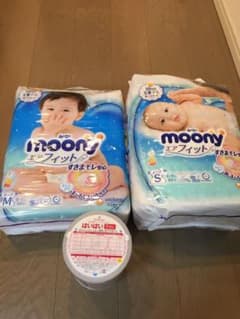 （値下）合計3商品　ムーニーエアフィットSとM、はいはい1缶　新品未開封のサムネイル