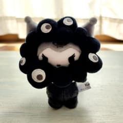サンリオ ミャクミャク なりきりぬいぐるみ 黒 クロミ 万博 カラビナ