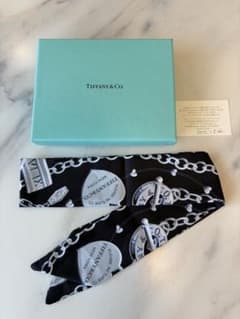 TIFFANY&Co. シルクスカーフチェーン柄黒リボン TIFFANY&Co. シルクスカーフチェーン柄黒リボン - メルカリ