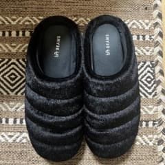 SUBU BEAMS 24.5-25.5 ブラック フェイクファーサンダル - メルカリ