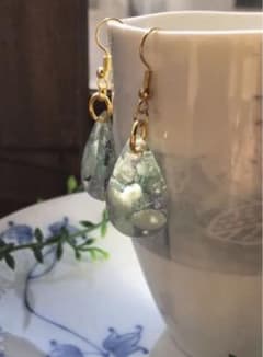 ゆらゆらドロップピアス ブルーのサムネイル