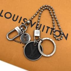 【美品！】ルイ ヴィトン キーチェーン ポルトクレシェンヌ モノグラムのサムネイル