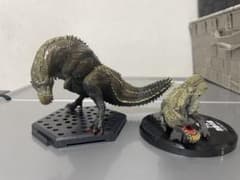 モンスターハンター イビルジョーフィギュア 2体セット - メルカリ