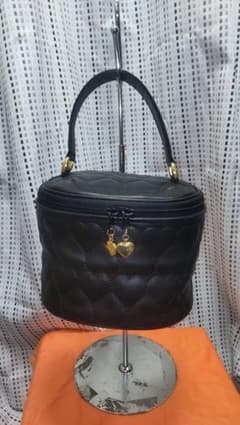 MOSCHINO モスキーノ ハートキルティング バニティバッグのサムネイル