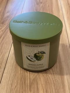 Bath & Body Works SPRING APPLE 3芯キャンドル - メルカリ
