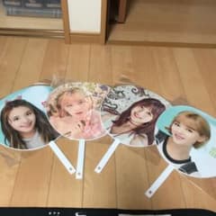 TWICE^ ^うちわになります。新品美品です。のサムネイル