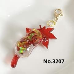 No.3207 じゃれねこのチャーム - メルカリ