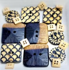 3993 Parts Wood Button Assortment