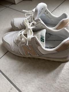 【値下げしました】New Balance 373 ホワイト/ベージュ スニーカーのサムネイル