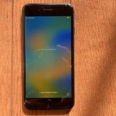 琥*川様 iPhone8 SIMフリージャンク 画面ひび割れ ホームボタン連打現のサムネイル