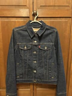 Levi's 濃い紺デニムジャケットのサムネイル