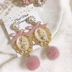 うさぎさんのふわふわピアス イヤリング ハンドメイド ゆめかわ リボン ピンクのサムネイル