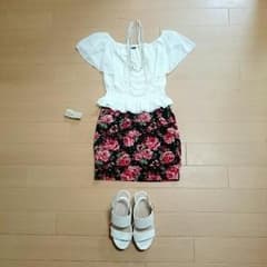 花柄*タイトスカートのサムネイル