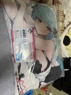 マ*ト様 一番くじニケ　D賞クッションのサムネイル