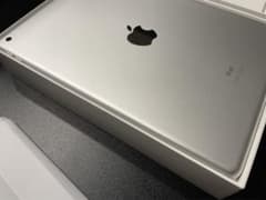 iPad 第9世代 シルバー 64GB Wi-Fiモデルのサムネイル