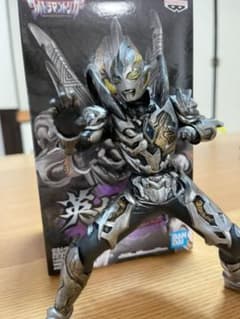 ウルトラマントリガー　英雄勇像　トリガーダーク　フィギュアのサムネイル