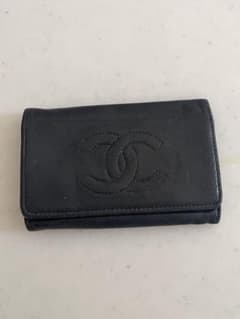 CHANEL ブラック レザー キーケースのサムネイル