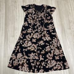 INGEBORG インゲボルグ 花柄ロングワンピース 黒系 半袖 フレア 11