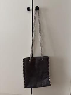 ZARAスタッズ チェーン ショルダーバッグ メタリックグレーのサムネイル