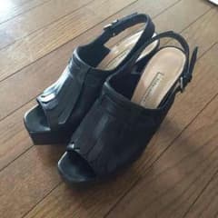 ZARA 本革 ヒールサンダルのサムネイル