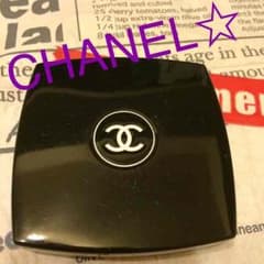 ☆ 激安！！CHANELのアイシャドー ☆のサムネイル
