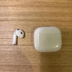 Apple AirPods 4 左耳ノイズキャンセルあり純正本体 充電ケース付きのサムネイル