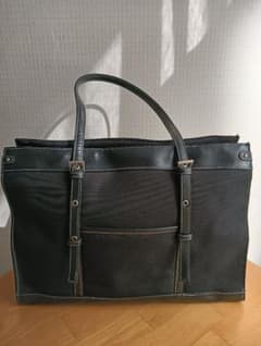 黒の ビジネスバッグのサムネイル