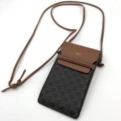 セリーヌ CELINE モバイルポーチ フォンポーチ トリオンフ マカダム 茶 セリーヌ CELINE モバイルポーチ フォンポーチ トリオンフ マカダム 茶