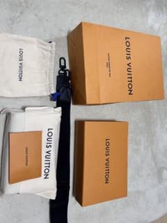 LOUIS VUITTON テイクオフメッセンジャーPMのサムネイル