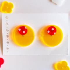 アクリルポップイヤリング・ピアス　水玉格子シンプル　黄/赤　カラフル・蛍光のサムネイル