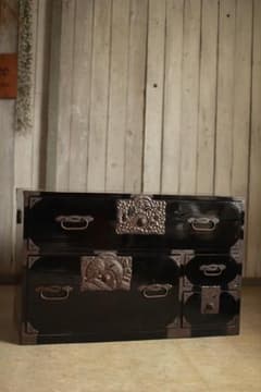 綺麗な打ち出し金具庄内箪笥 4杯 タンス 収納 古家具 古民家 時代家具