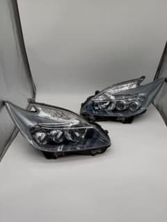 トヨタ プリウス 30系（ZVW30前期 純正 HID ヘッドライト 左右セット プリウス30系 純正ヘッドライト 左右セット ZVW30 LED/HID - メルカリ