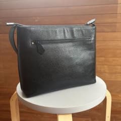 HushTug ハッシュタグ レザー ショルダーバッグ ブラック - メルカリ