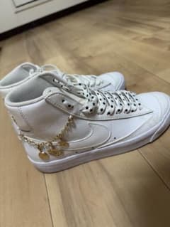 NIKE BLAZER MID ホワイト ゴールドチャーム付のサムネイル