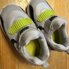 Nike グレー/ライム スニーカーのサムネイル