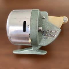 J*5様 レアなスウェーデンビクトリー社製デラックススピンキャストリール レアなスウェーデンビクトリー社製デラックススピンキャストリール