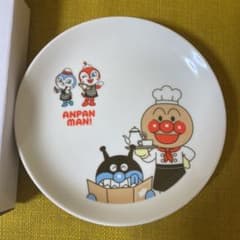 非売品　アンパンマン　ケーキ皿　ガストのサムネイル
