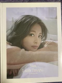 twice TZUYU 1st photobookのサムネイル