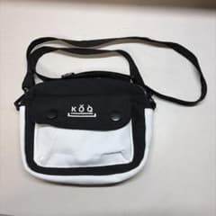 KÖQ ショルダーバッグ　かばん　黒