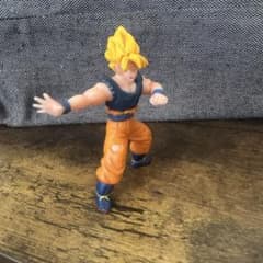 ドラゴンボールガチャガチャスーパーサイヤ人孫悟空のサムネイル