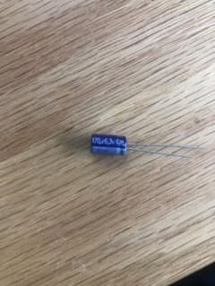 コンデンサー　6.3V470μF 2個セット　TS-690修理などのサムネイル