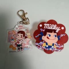 不二家 東京限定ペコちゃん ミルキー アクリルキーホルダー クリップ